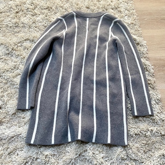 BKE Buckle Gray Stripe Open Front Knit Cardigan Duster Sweater Size small - Picture 4 of 6